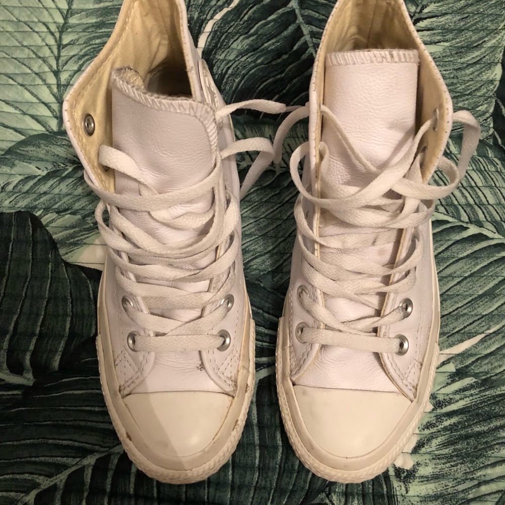 WHITE LEATHER HI TOP CONVERSE